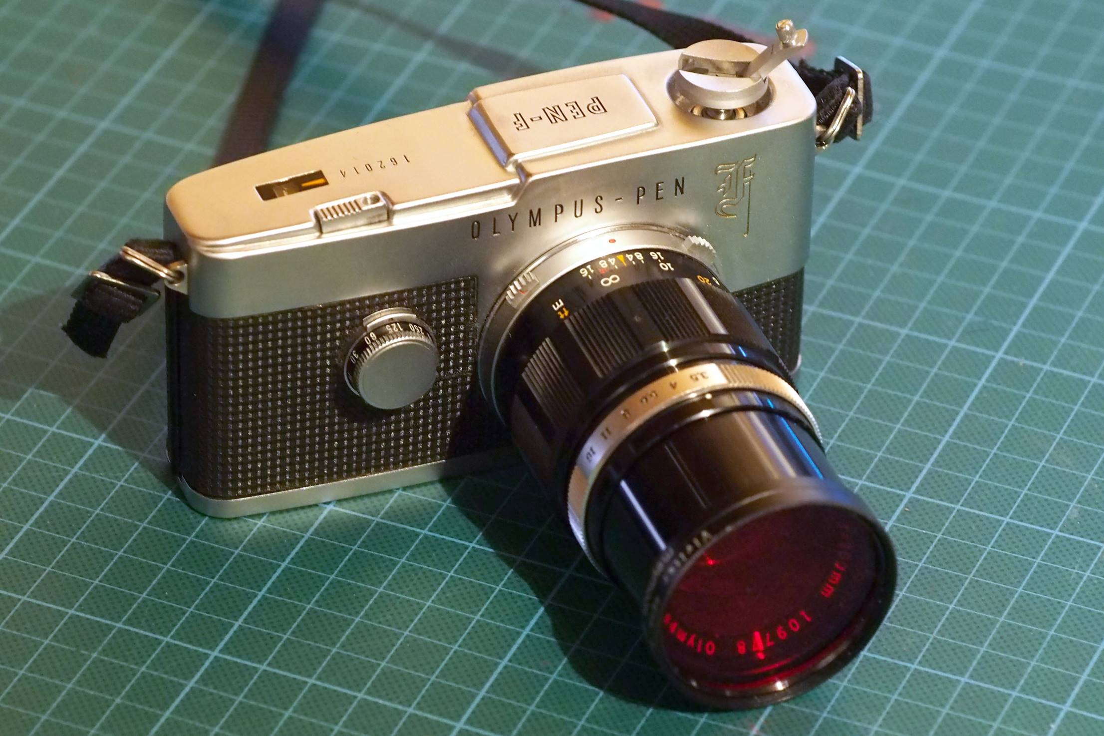 Shooting the Olympus PEN F half frame camera from 1960 By Dirk Dom